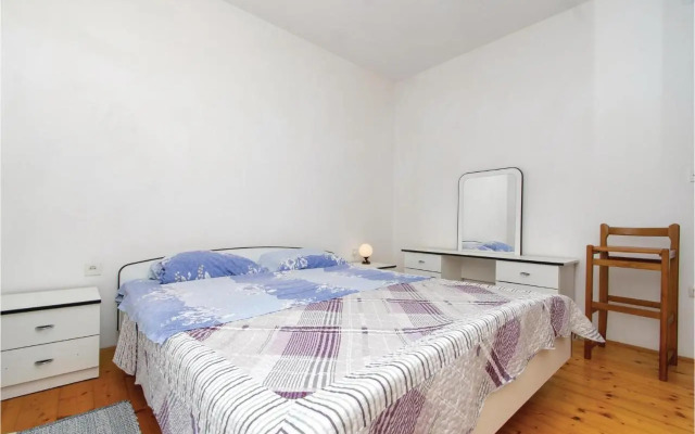 Two-Bedroom Apartment in Racisce