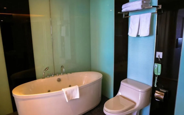 Kaili Business Hotel