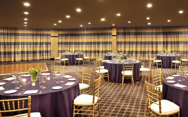 Sheraton Lincoln Harbor Hotel
