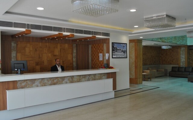 Hotel Kalka Royal