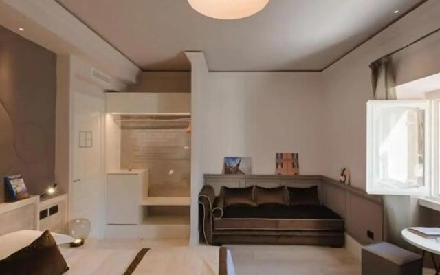 Rhea Silvia Luxury Navona
