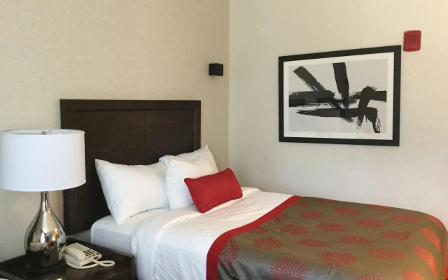Ramada by Wyndham Bronx Terminal