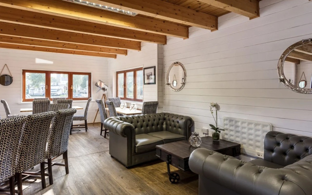 Roydon Marina Village Hotel