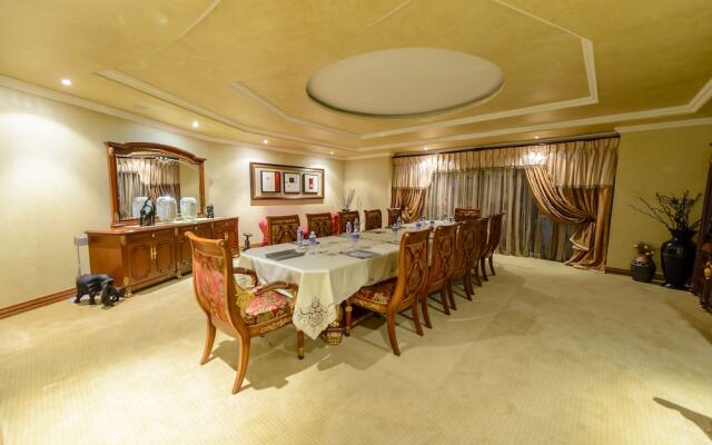 Equestrian Royal Boutique Hotel & Spa