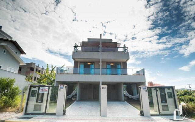 03 SUíTES CLIMATIZADAS E JACUZZI EXTERNA AQUECIDA