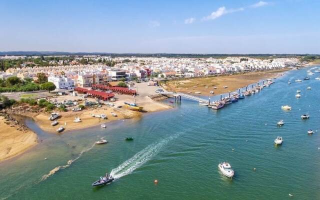 2 Bed Apartment With com Pool