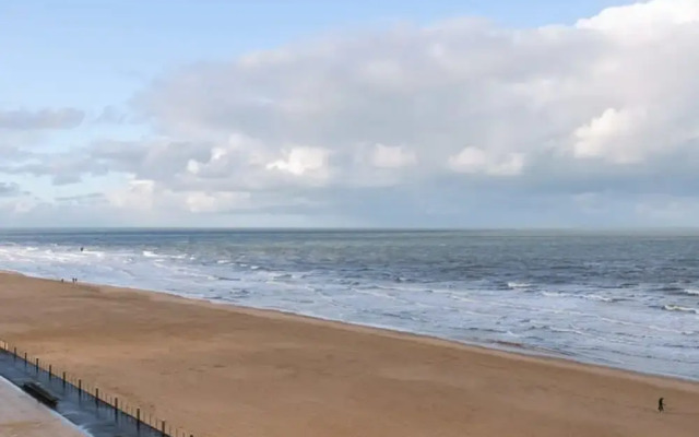 Beautiful Seaview Apartment With Private Garage