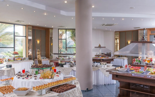 Athina Palace Resort & Spa