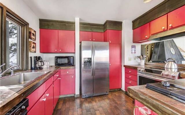 Black Bear Lodge - 5 Bedrooms Home