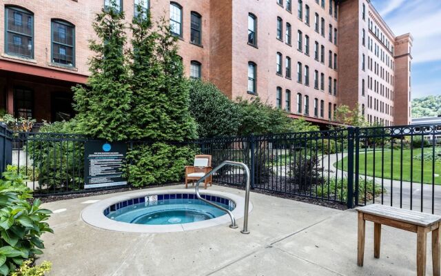 Historic Loft Retreat With Pool