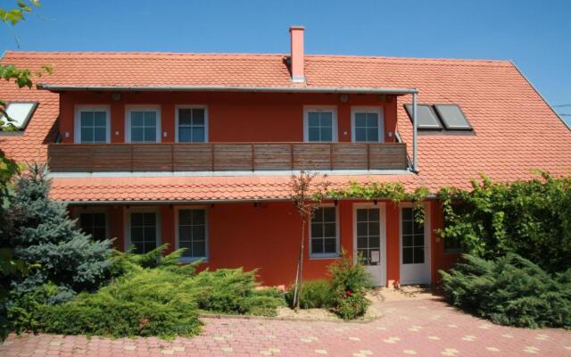 Ottó Panzió Villány