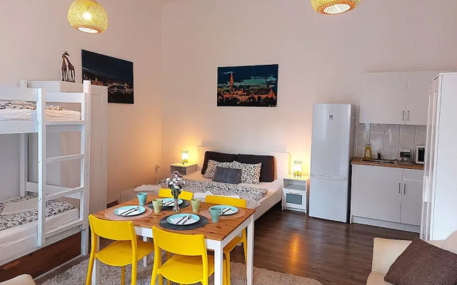 GoodMo Budapest Smart Rooms