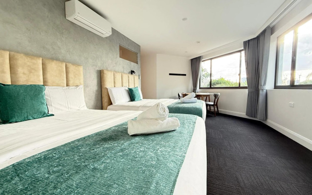 Tiki Hotel Surfers Paradise