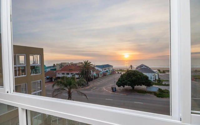 Main Beach Penthouse