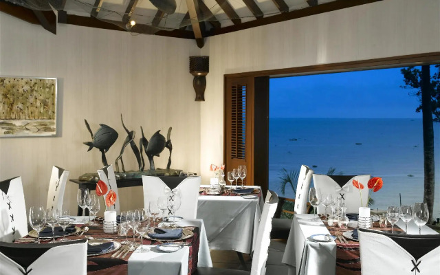 Radisson Plaza Resort & Spa
