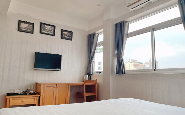 Hanoi Central Park Hotel