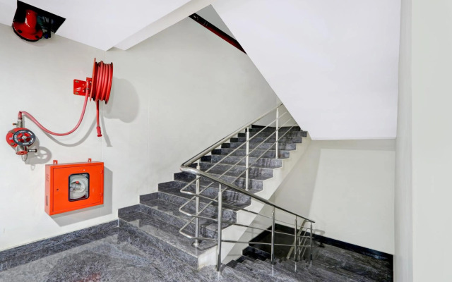 Super OYO Capital O 49955 Hotel Green Tree