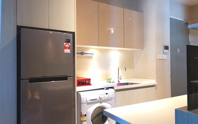 Sunset Seaview Vacation Condos @ R'viera SOHO