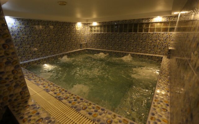 Lavender Old Quarter Hotel.