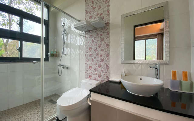 Follow the Cloud B&B