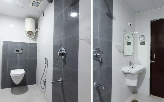 Mythri Hotel by OYO Rooms