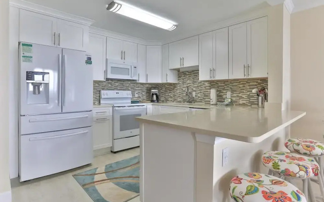 Dolphin Point 402c