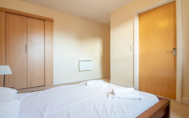 Bright & Spacious 4BD Suburban Home- Free Parking!