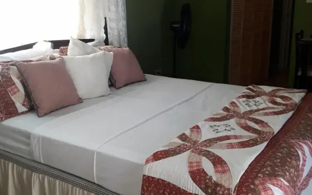 Ochi Cottage