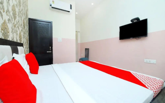 Hotel R2d by OYO Rooms