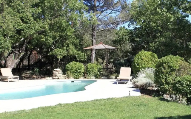 Provencal Villa in the Heart of the Luberon Scrubland