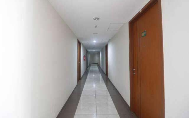 Green Lake View Ciputat By Reddoorz