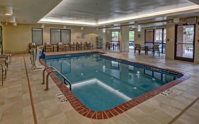 Courtyard by Marriott Memphis Germantown