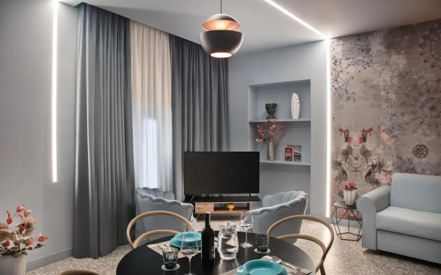 Lady Rose Class Suite