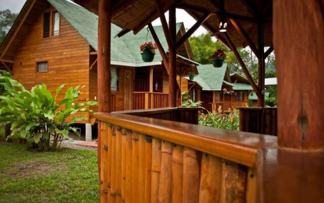 Sisakuna Lodge