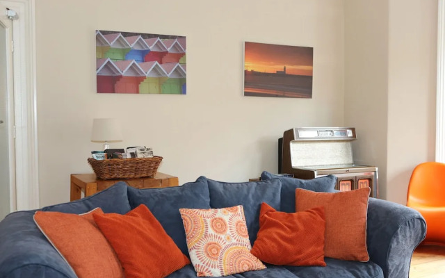 The Waves: Yorkshire Coast B&B