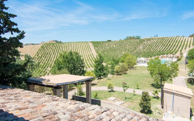 Scenic Apartment in Ascoli Piceno with Hot Tub