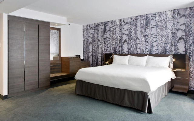 DoubleTree by Hilton Ottawa Downtown