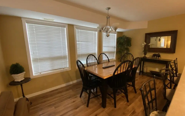 La Casa Lakeside Resort