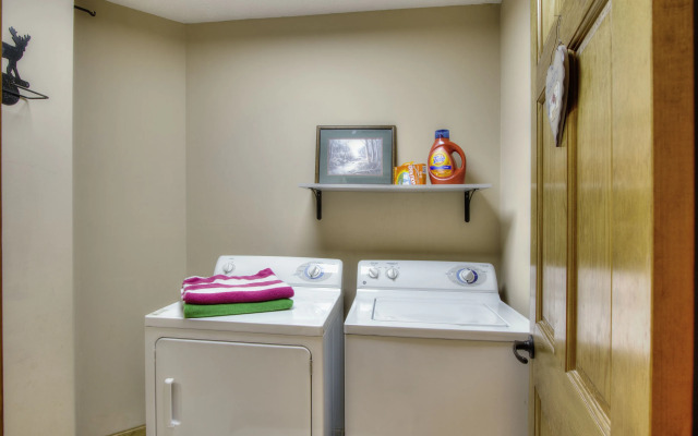 Country Roads By HoneyBear Cabins