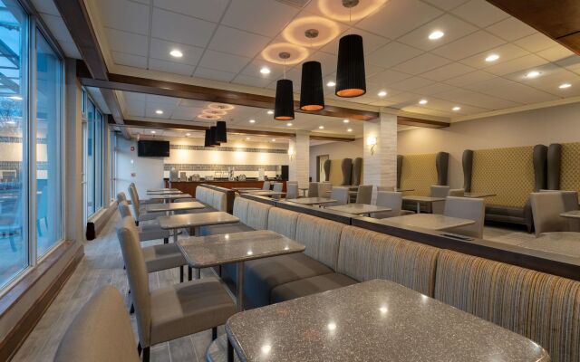 Best Western Premier Airport/Expo Center Hotel