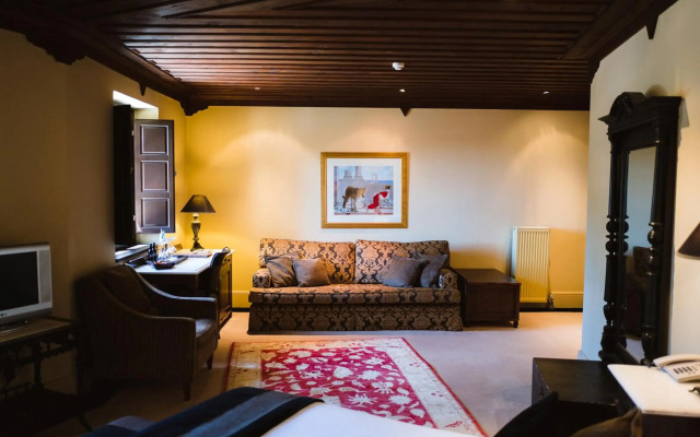 Trikolonion Country Hotel