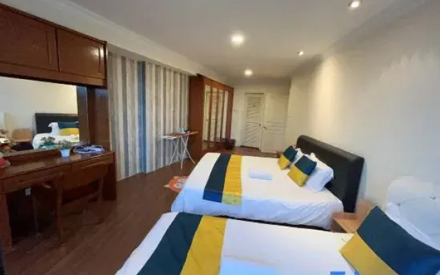 Nicely Riverbank suites 405 @Riverview