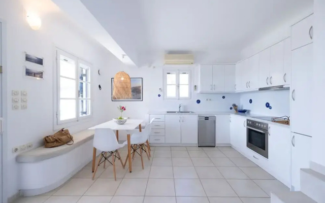 Villa Leilani 3 Bedroom Home by the Beach