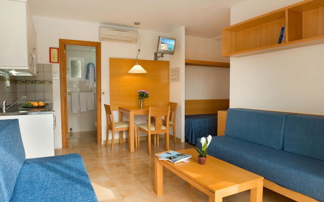 Mariner Club Apartments