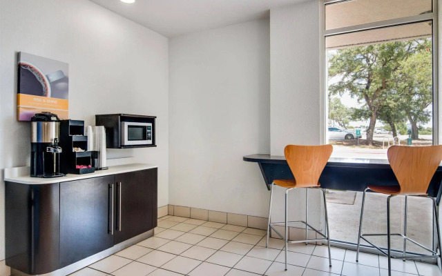 Motel 6 Cedar Park, TX