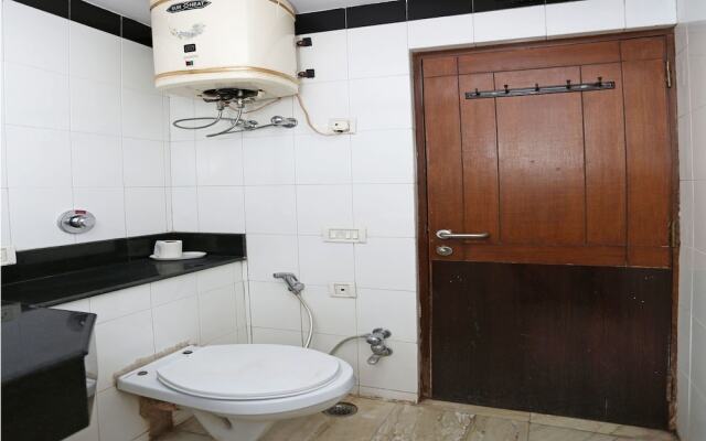 OYO 8178 Hotel Saket