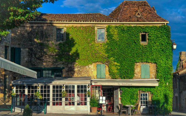 Explore the magic of the Dordogne Les Chouettes sleeps 14 to 16