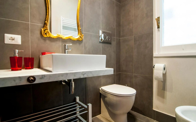 Vatican Museums Roomy Apartment