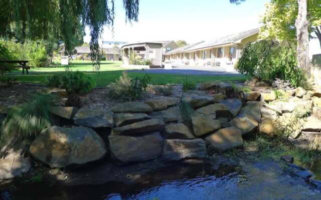 Willaway Motel Apartments