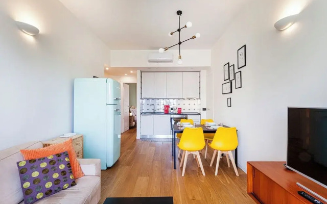 Bright Shelley Apartment